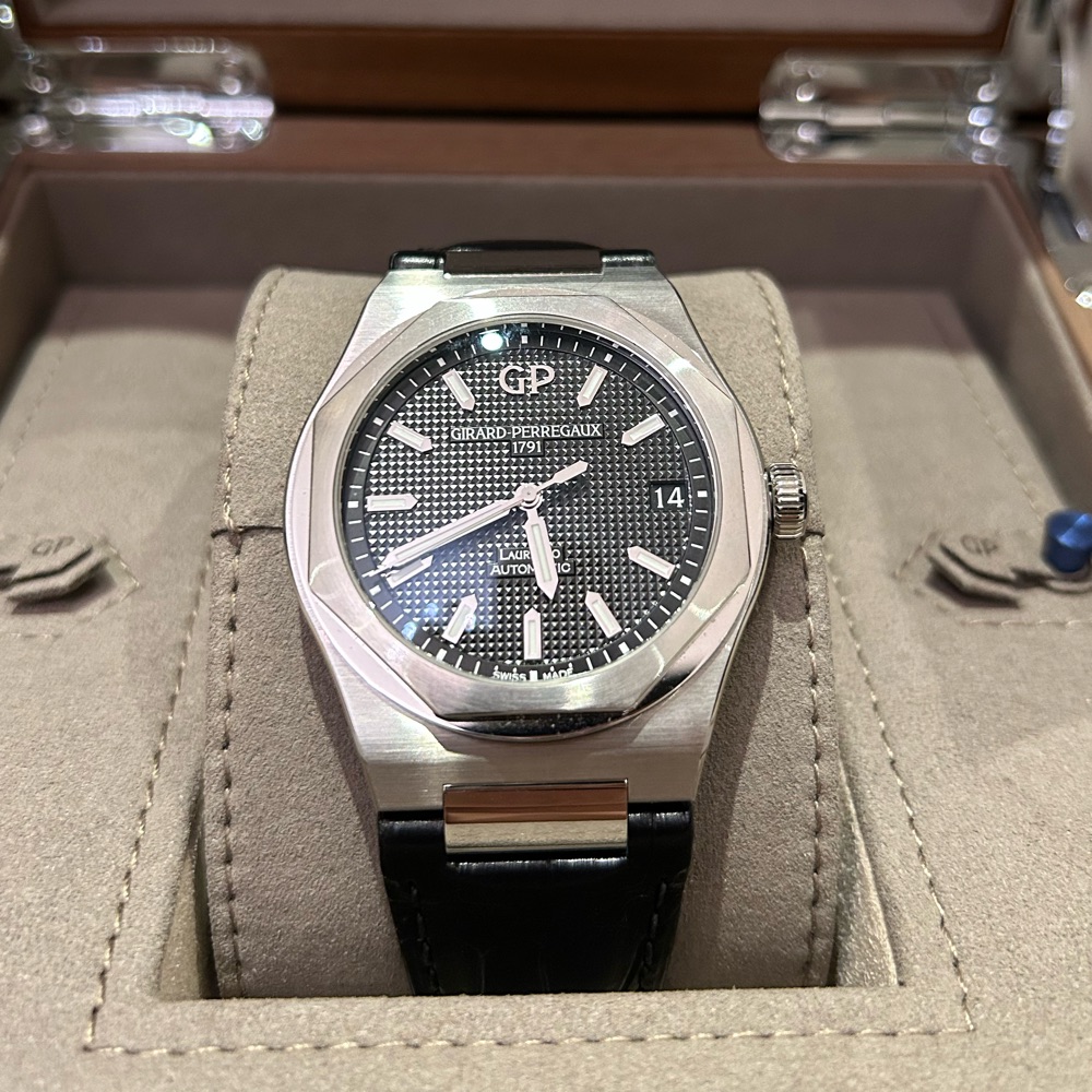 GIRARD PERREGAUX LAUREATO
